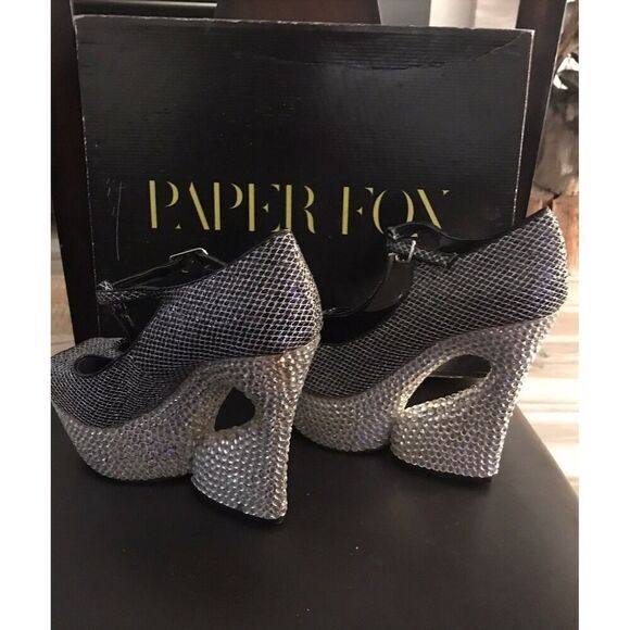 NIB~Black/Silver & Rhinestone Open Toe Strappy Cut Out Heel Shoes - Picture 4 of 6